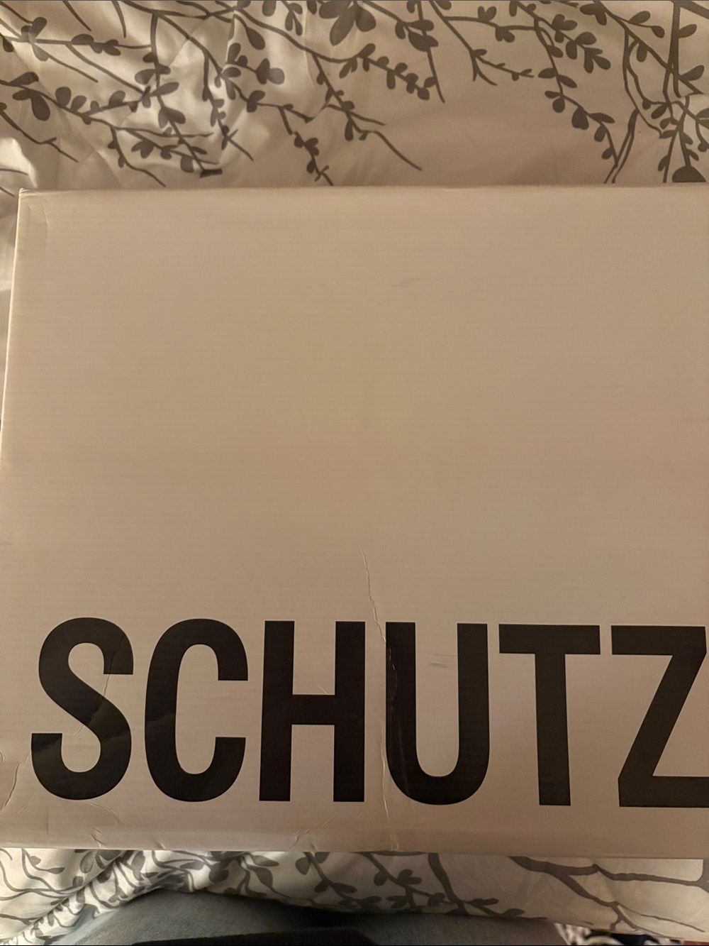 SCHUTZ White Box with Black Logo